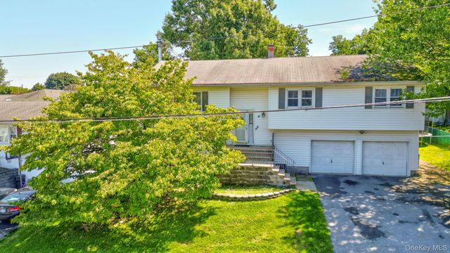 8 Pine Street, Middletown, NY 10940