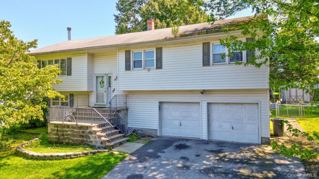 8 Pine Street, Middletown, NY 10940