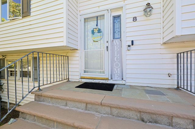 8 Pine Street, Middletown, NY 10940