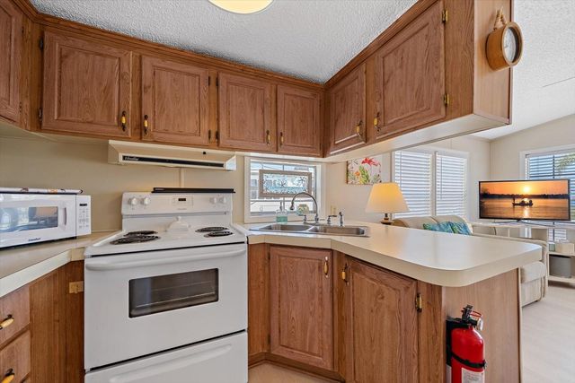 58 MONTEGO DRIVE, Palmetto, FL 34221