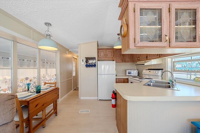 58 MONTEGO DRIVE, Palmetto, FL 34221