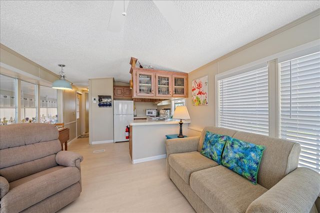58 MONTEGO DRIVE, Palmetto, FL 34221