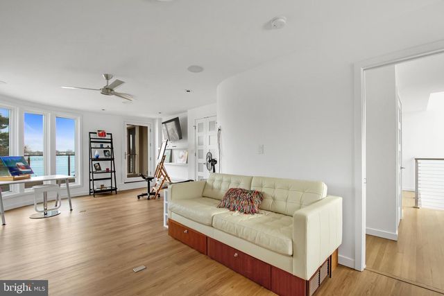5115 HOLLY DR, West River, MD 20778