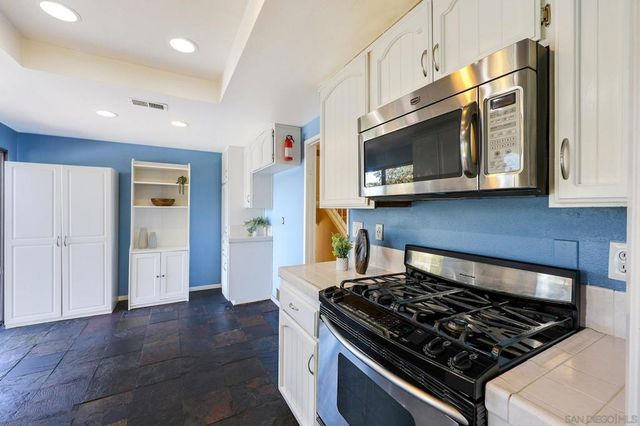 1605 Havenwood Dr, Oceanside, CA 92056