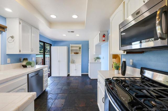1605 Havenwood Dr, Oceanside, CA 92056