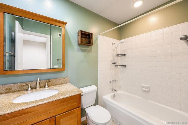 1605 Havenwood Dr, Oceanside, CA 92056