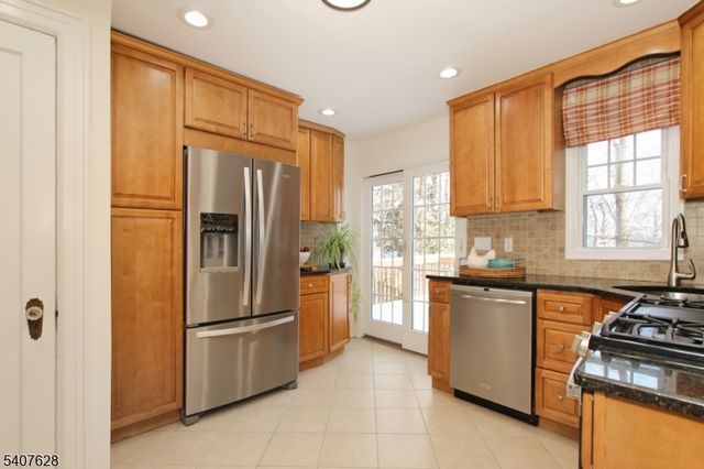 371 Essex Ave, Bloomfield Twp., NJ 07003