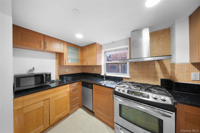 140-22 Beech Avenue 7A, Flushing, NY 11355