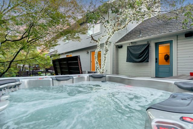 23 E ALTAWOOD LN, Sandy, UT 84092