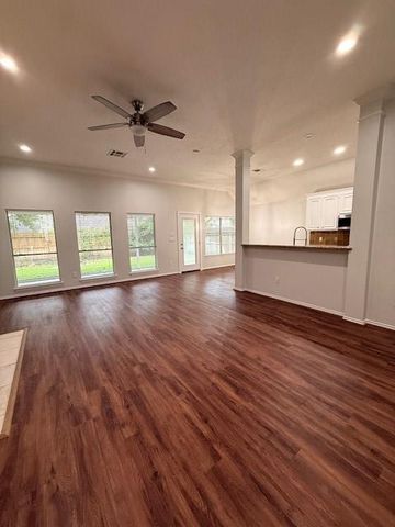 8315 Broken Timber Way, Houston, TX 77095