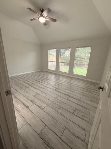 8315 Broken Timber Way, Houston, TX 77095