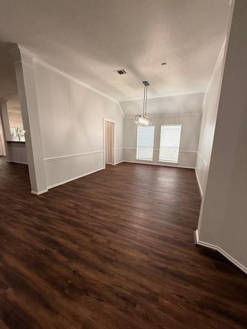 8315 Broken Timber Way, Houston, TX 77095