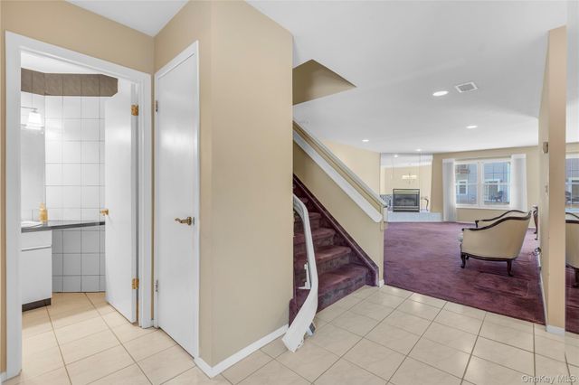38 Lakebridge Drive S, Kings Park, NY 11754