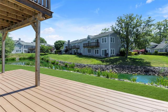 38 Lakebridge Drive S, Kings Park, NY 11754