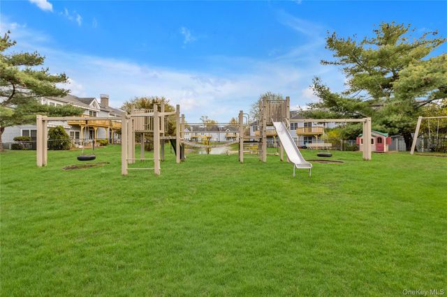 38 Lakebridge Drive S, Kings Park, NY 11754