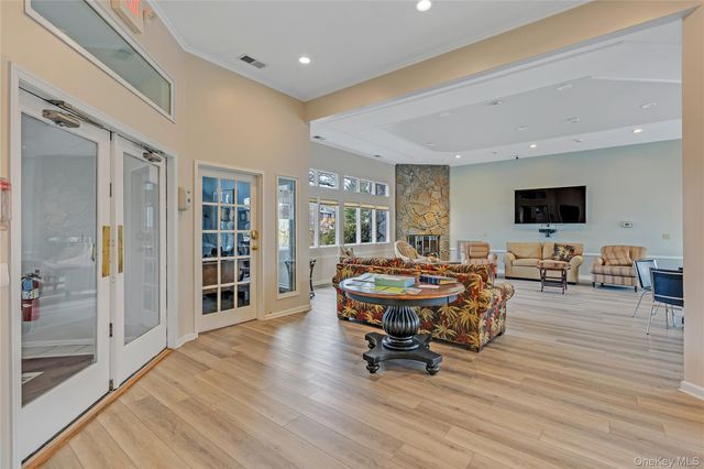 38 Lakebridge Drive S, Kings Park, NY 11754