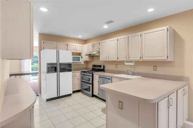 38 Lakebridge Drive S, Kings Park, NY 11754
