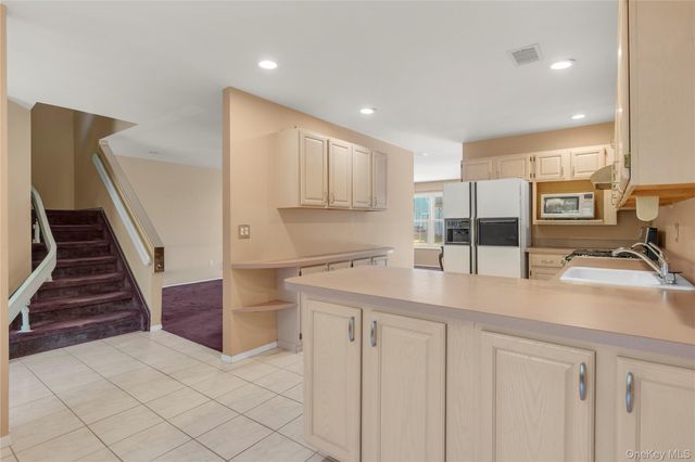 38 Lakebridge Drive S, Kings Park, NY 11754