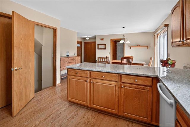 3545 Mammoth Trail, Madison, WI 53719