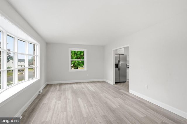5 JEFFERSON DR, Clementon, NJ 08021