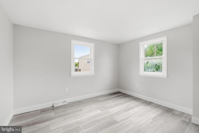 5 JEFFERSON DR, Clementon, NJ 08021