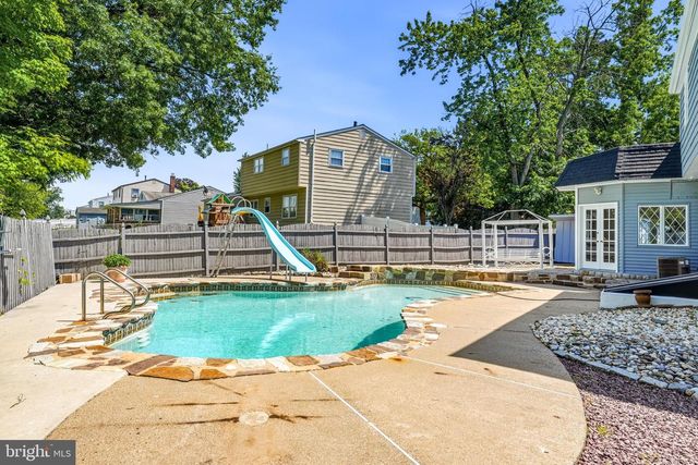 5 JEFFERSON DR, Clementon, NJ 08021