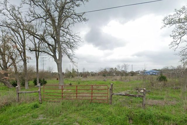 4864 Country Road 127, Bedias, TX 77831