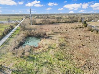 4864 Country Road 127, Bedias, TX 77831
