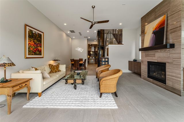 917 Peden Street, Houston, TX 77006