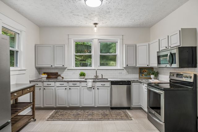 2687 Hartford Dr, Nashville, TN 37210