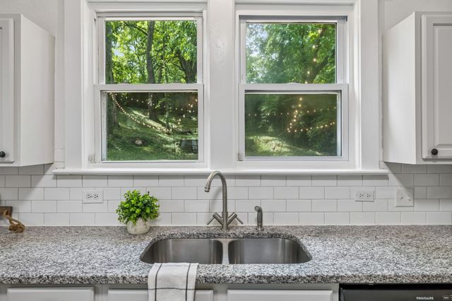 2687 Hartford Dr, Nashville, TN 37210