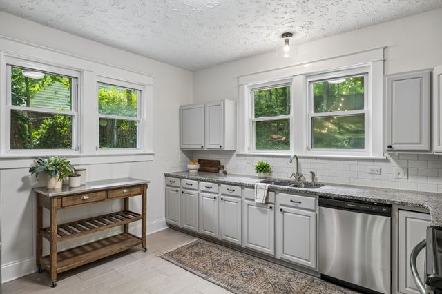 2687 Hartford Dr, Nashville, TN 37210