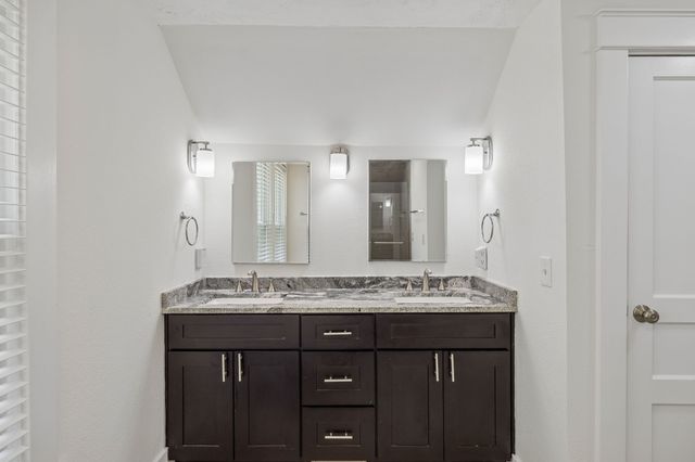2687 Hartford Dr, Nashville, TN 37210