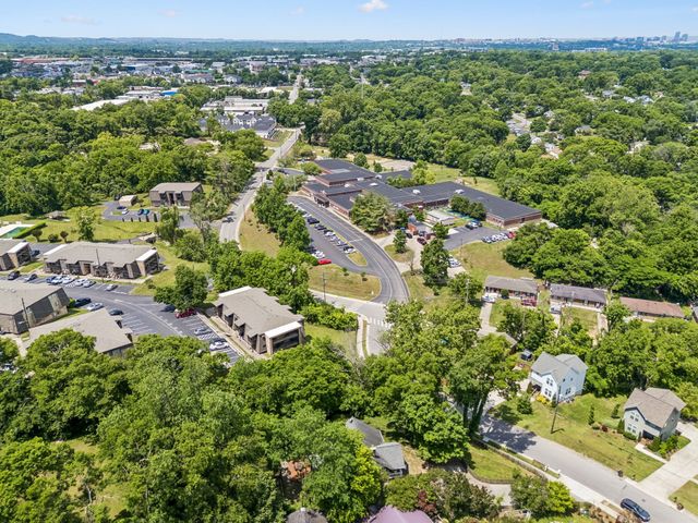 2687 Hartford Dr, Nashville, TN 37210