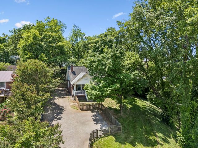 2687 Hartford Dr, Nashville, TN 37210