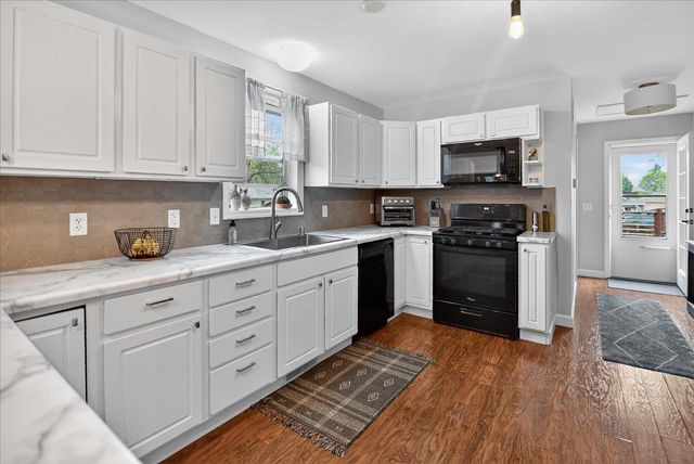 4522 Lakeview Avenue, Mcfarland, WI 53558