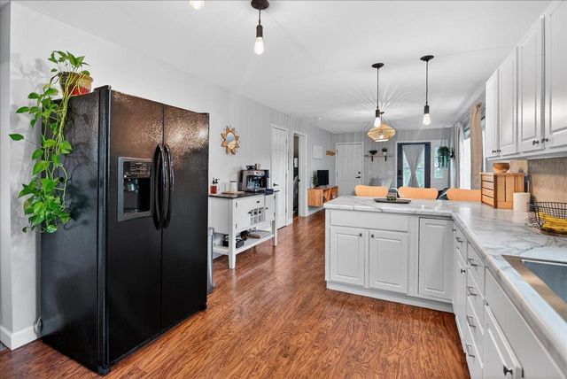 4522 Lakeview Avenue, Mcfarland, WI 53558