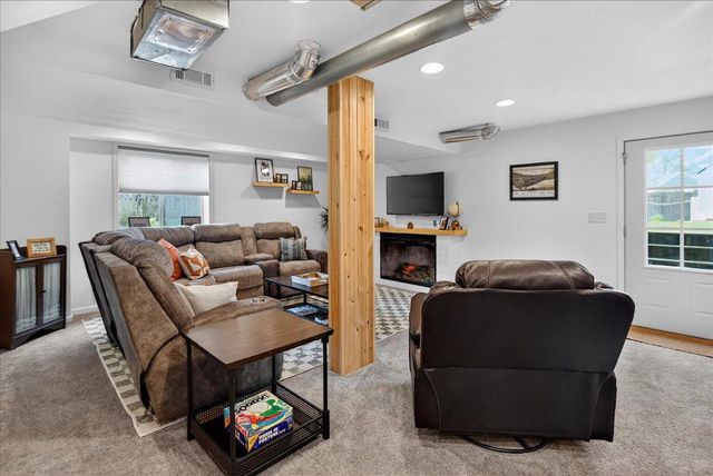 4522 Lakeview Avenue, Mcfarland, WI 53558