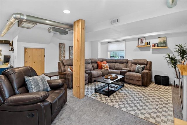 4522 Lakeview Avenue, Mcfarland, WI 53558
