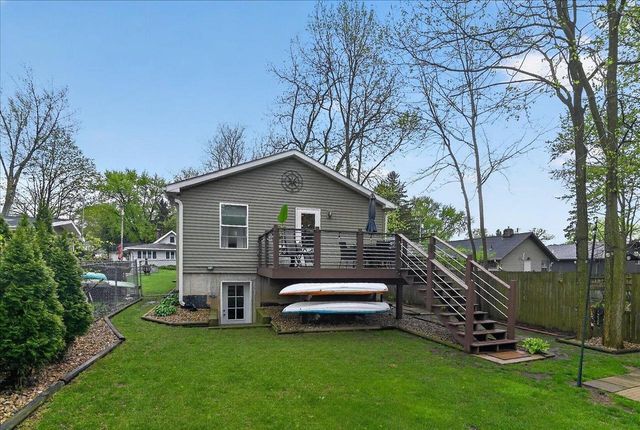 4522 Lakeview Avenue, Mcfarland, WI 53558