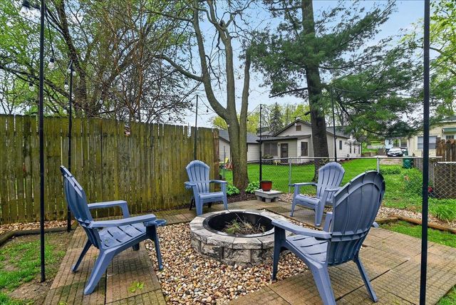 4522 Lakeview Avenue, Mcfarland, WI 53558