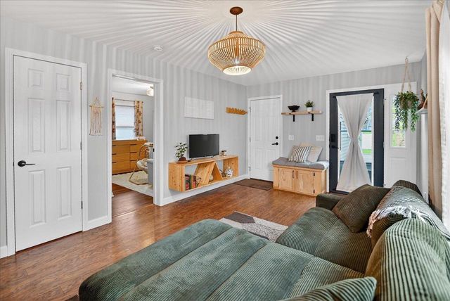 4522 Lakeview Avenue, Mcfarland, WI 53558