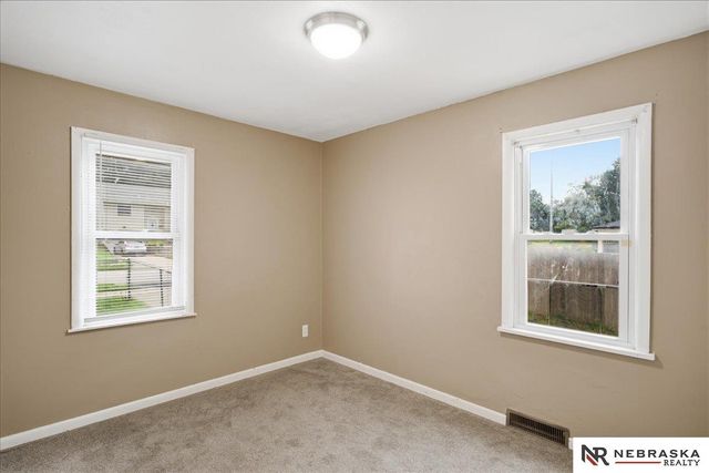 6708 S 30th Street, Omaha, NE 68107