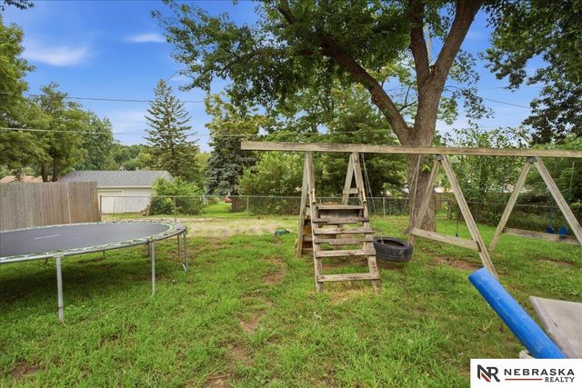 6708 S 30th Street, Omaha, NE 68107