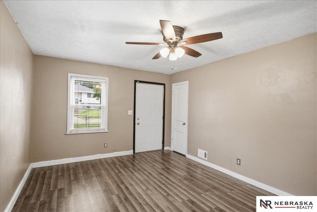 6708 S 30th Street, Omaha, NE 68107