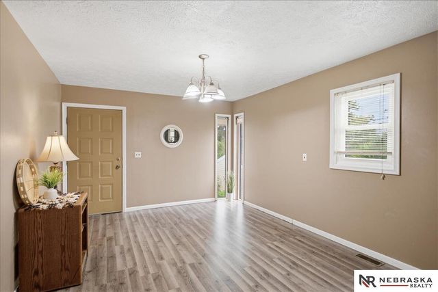 6708 S 30th Street, Omaha, NE 68107