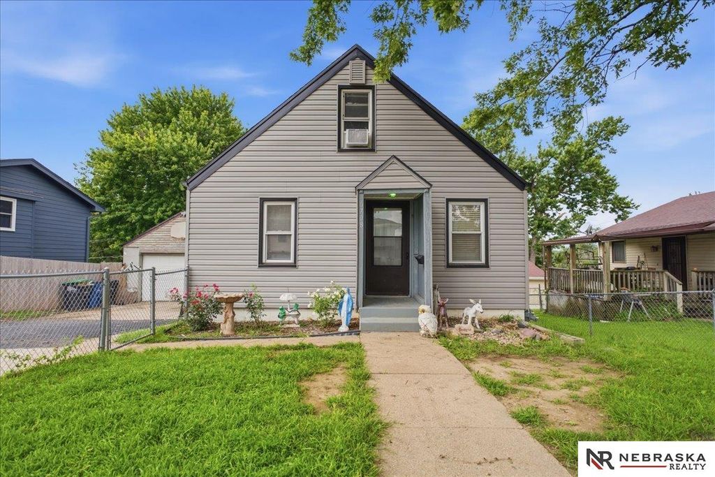 6708 S 30th Street, Omaha, NE 68107