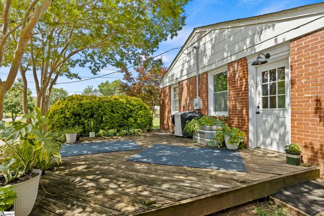 1902 Old Parker Road, Greenville, SC 29609