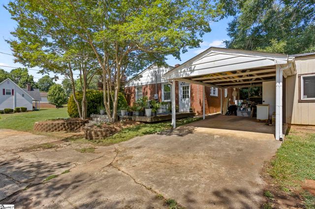 1902 Old Parker Road, Greenville, SC 29609
