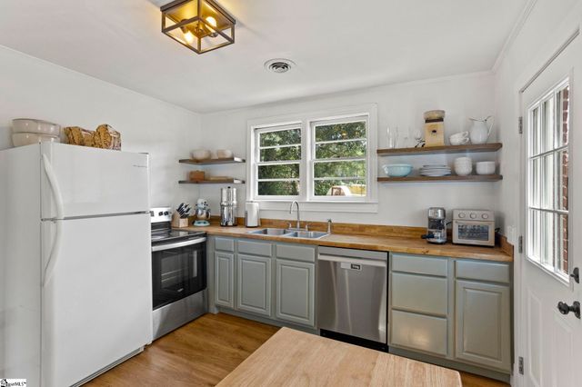 1902 Old Parker Road, Greenville, SC 29609